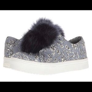 🔥Sam Edelman Pom Pom sneakers🔥